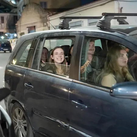 Experience - Age Limit 18-28 Хостел *