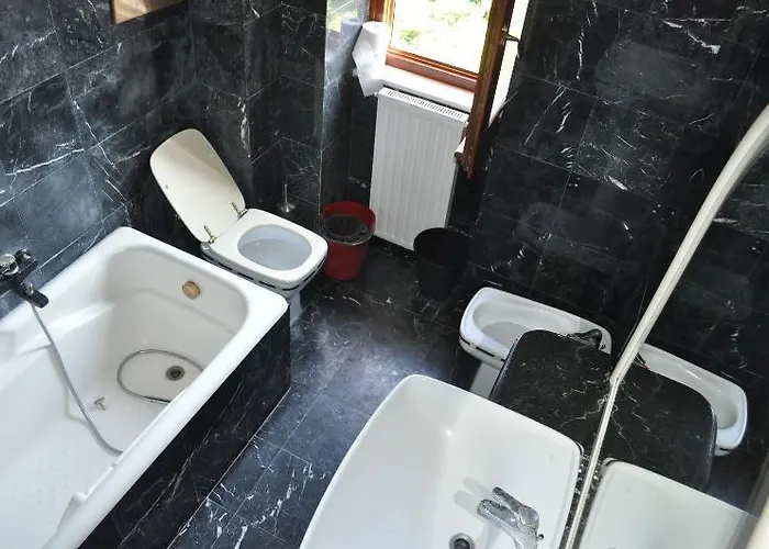 Experience - Age Limit 18-28 Hostel