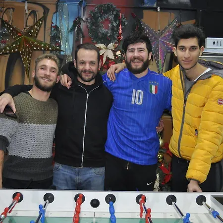 Hostel Experience - Age Limit 18-28 Nápoly