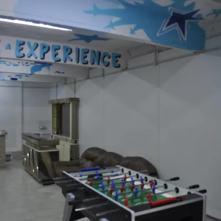 Hostel Experience - Age Limit 18-28 Neapol