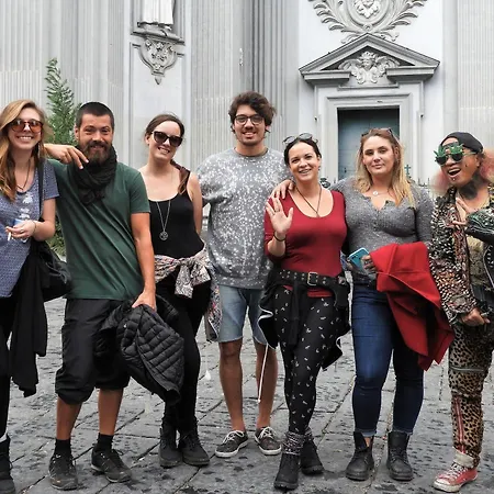 Hostel Experience - Age Limit 18-28 Neapol