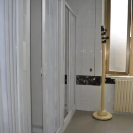 Experience - Age Limit 18-28 Hostel Neapol